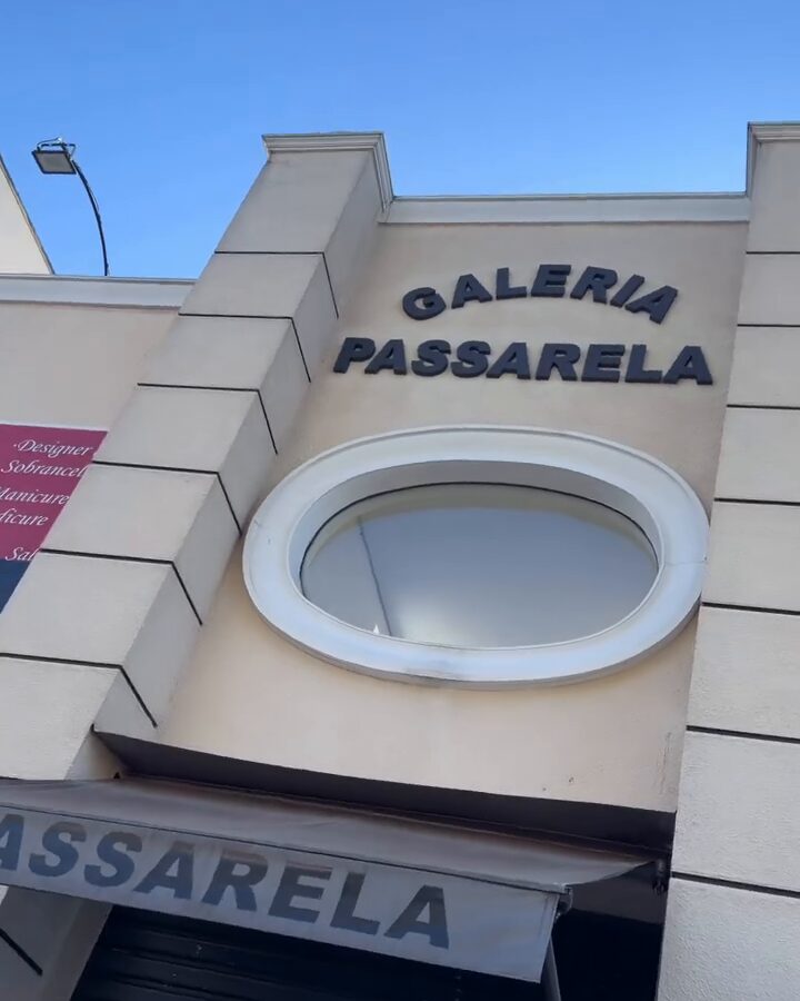 Fachada da Galeria Passarela, onde fica o Rô Stúdio